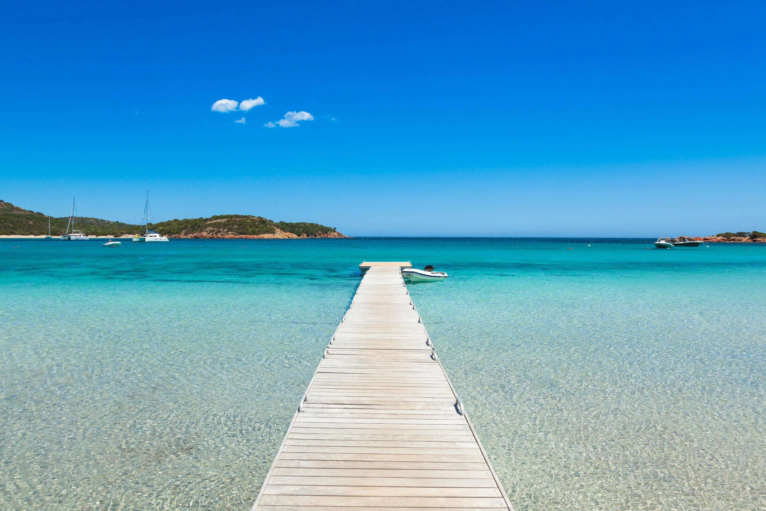 La belle plage de Santa Giulia en Corse-du-Sud