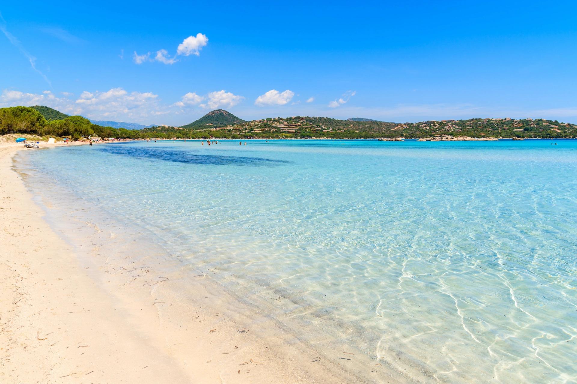 La magnifique plage de Santa Giulia en Corse-du-Sud