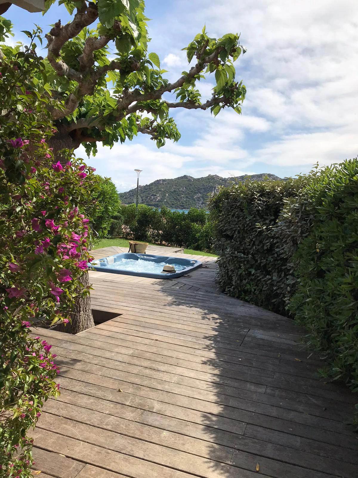 Villa avec jacuzzi à louer à Santa Giulia