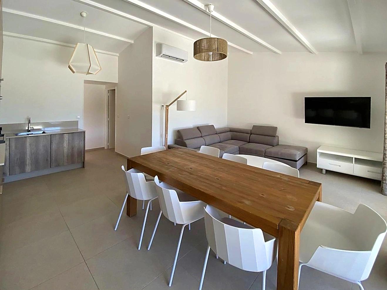 Salon spacieux dans nos villas de vacances à Santa Giulia
