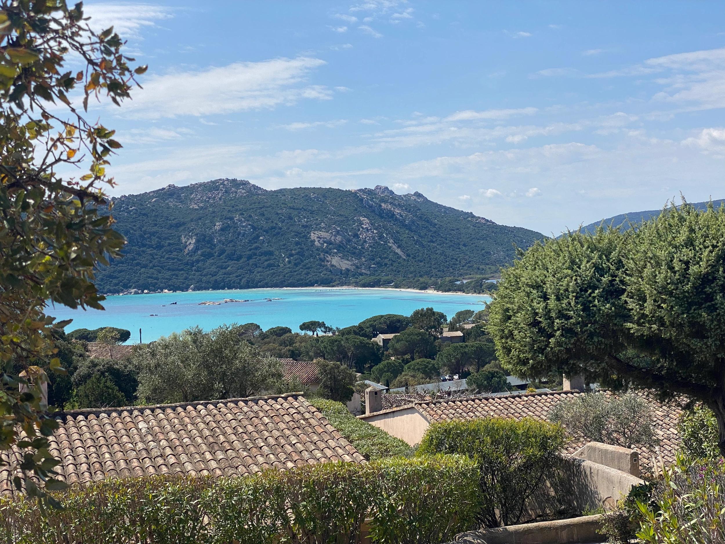 Location de vacances avec vue sur le golfe de Santa Giulia