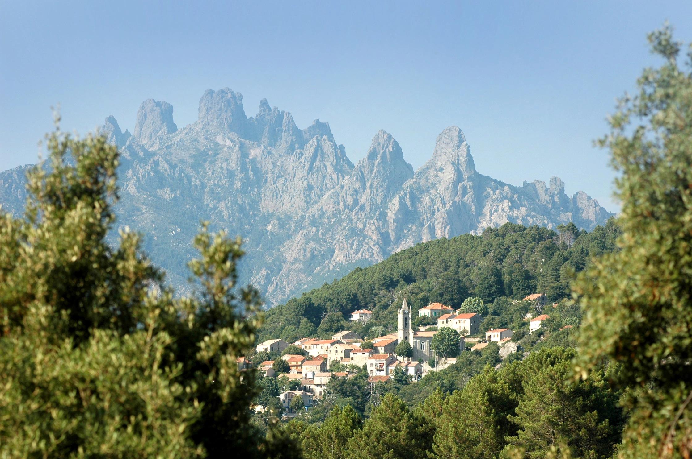 Visiter le village de Zonza près de la location de vacances