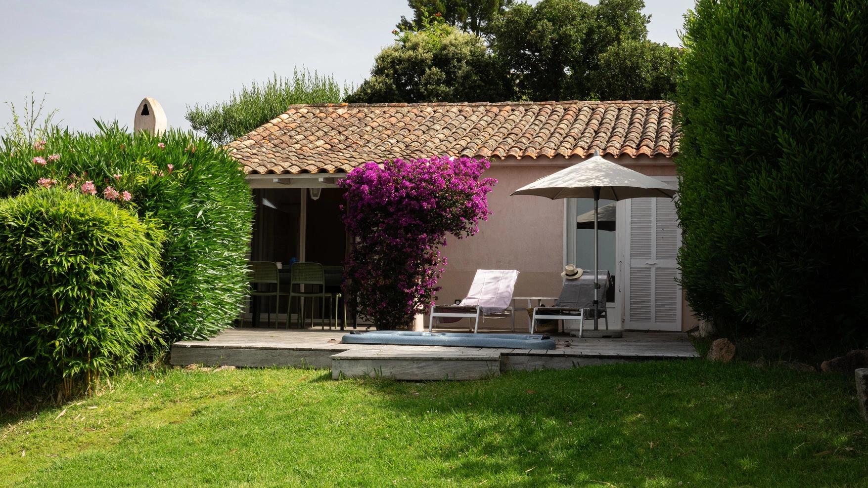Villa avec jacuzzi à louer à Santa Giulia