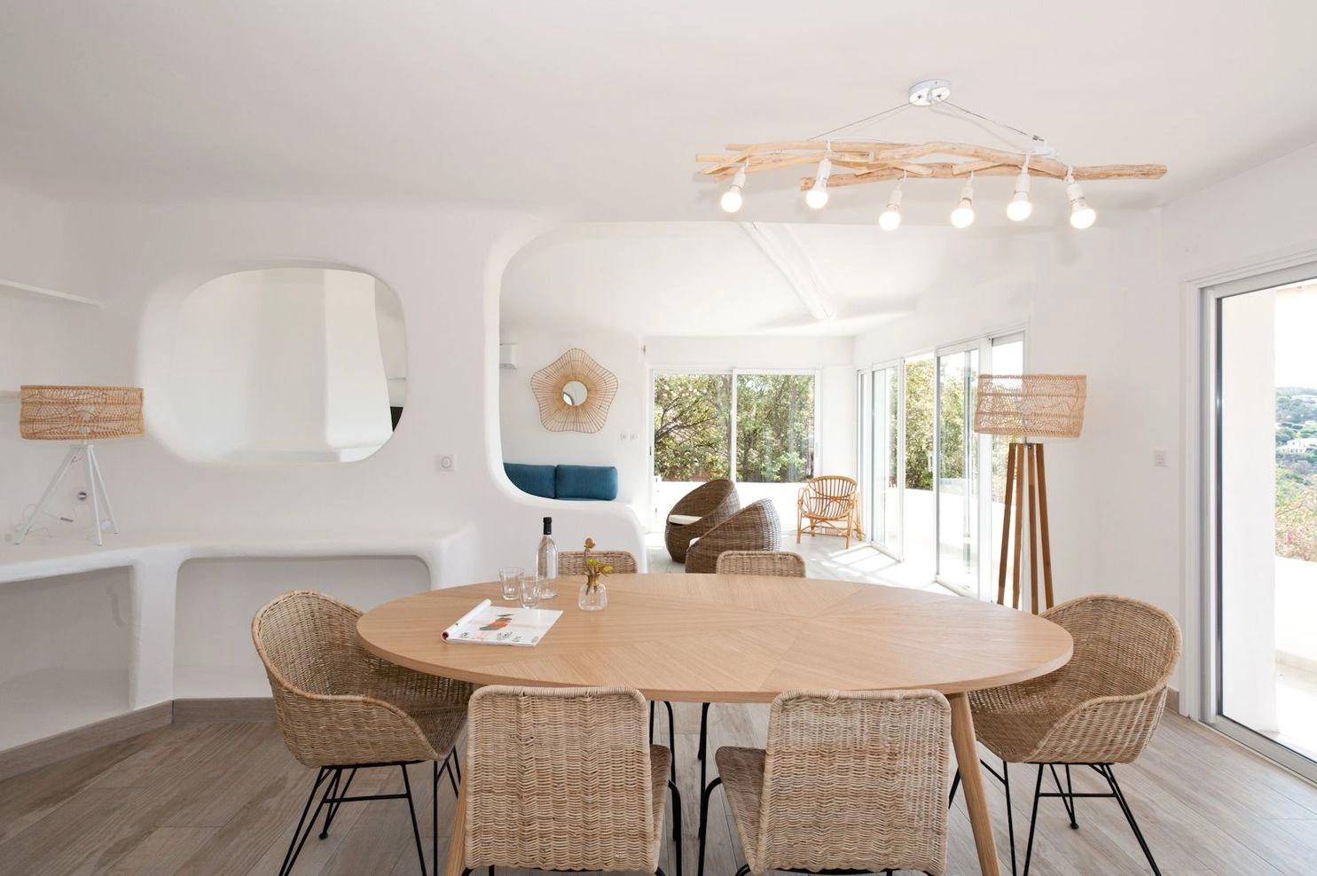 Belle pièce à vivre dans nos grandes maisons à Santa Giulia