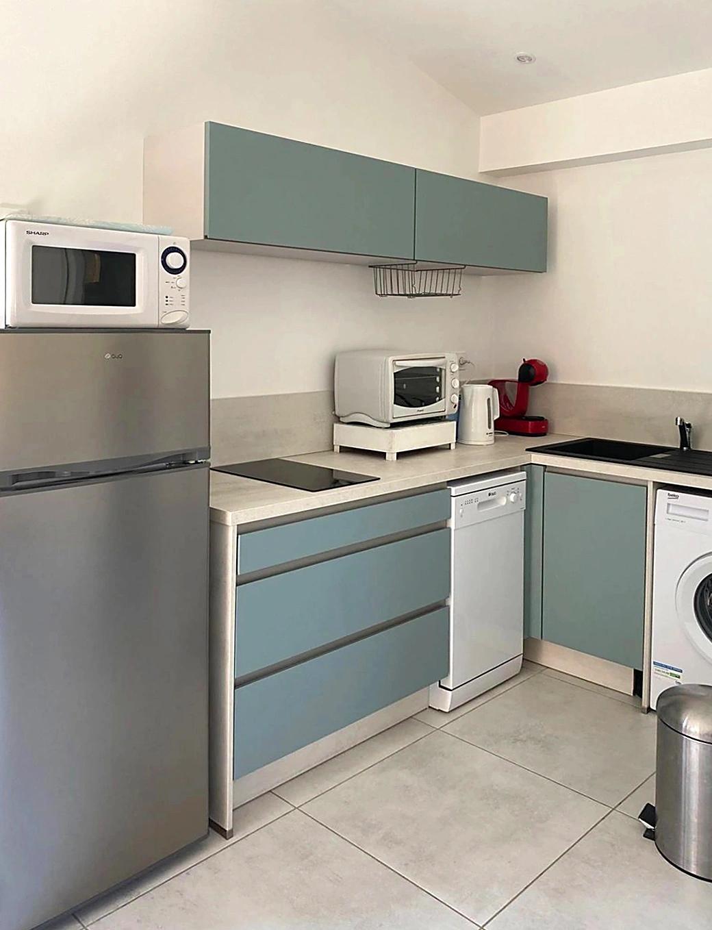 La cuisine équipée de nos studios à Santa Giulia