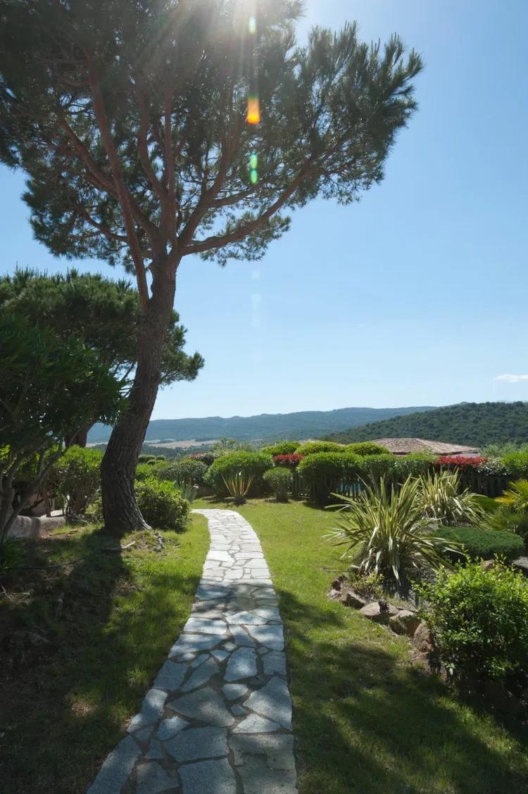 Villa vue mer pour votre location de vacances à Santa Giulia