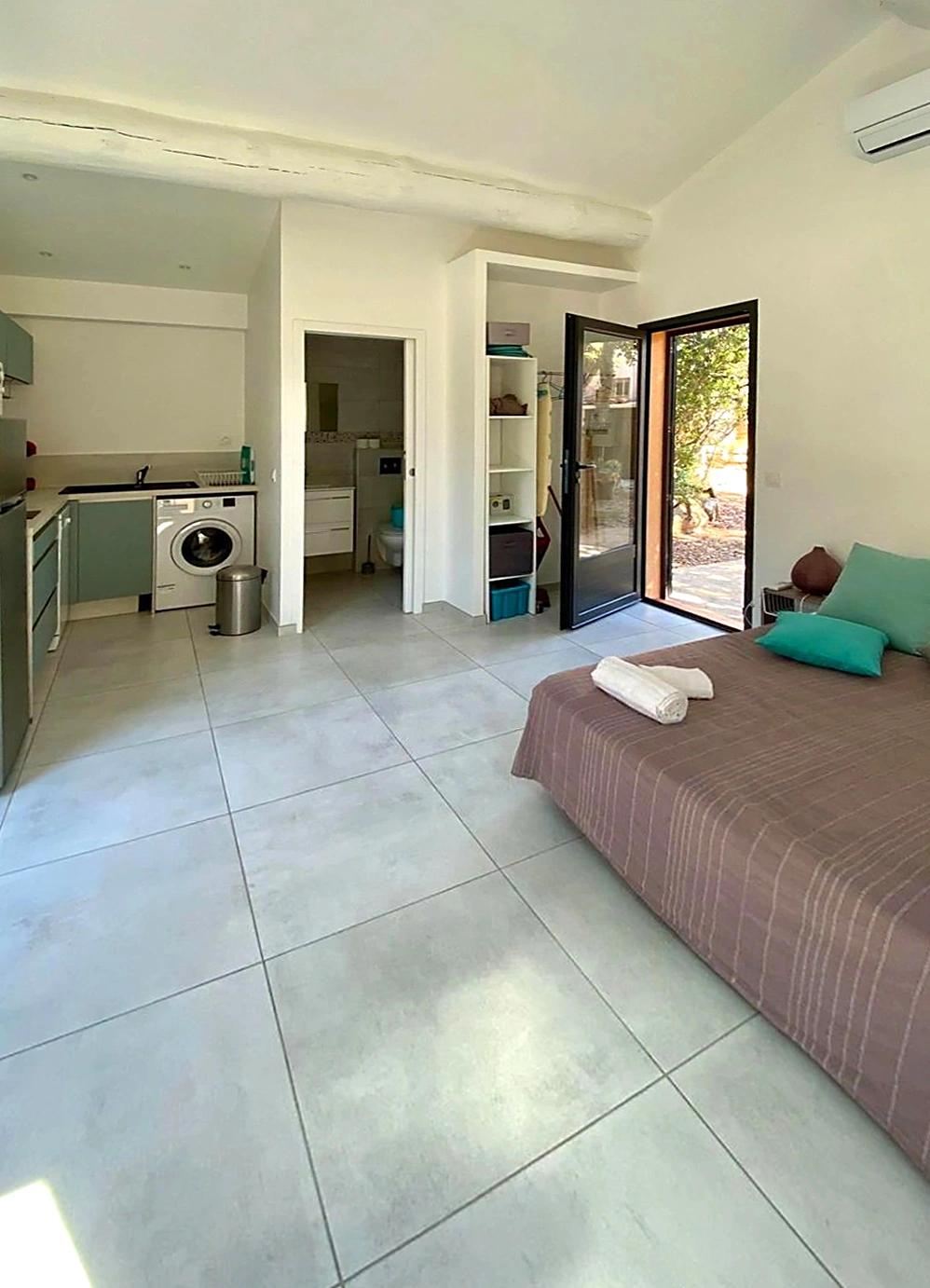 Des grands studios tout équipés à Santa Giulia